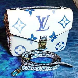 Elegant Luxury Monogram Crossbody Fashion Bag, Contrast Print, EUC!